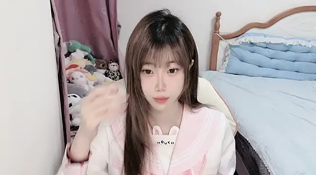 vivian-vv online show from March 2025 06:18:02 AM
