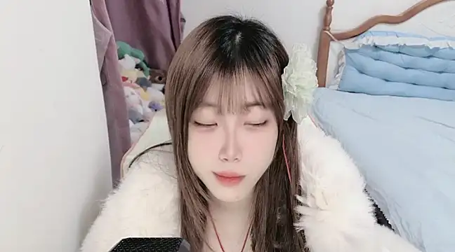 vivian-vv online show from March 2025 10:06:01 PM