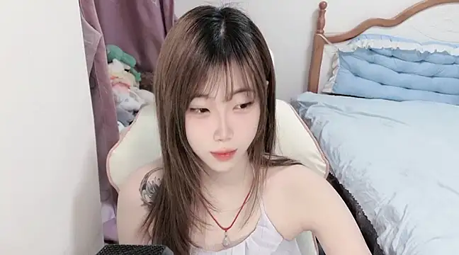vivian-vv online show from March 2025 06:23:01 PM