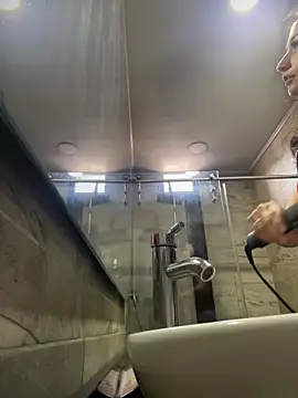 Mila LS online show from December 2025 01:05:02 PM