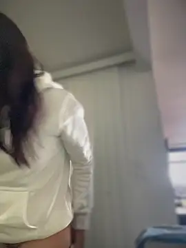 Mila LS online show from December 2025 01:04:02 PM