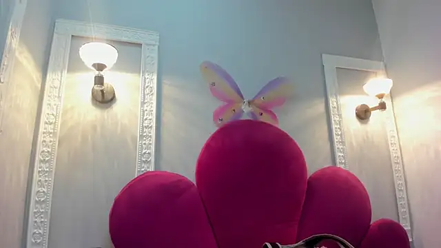 Bonniie 22 online show from November 2025 01:22:01 PM