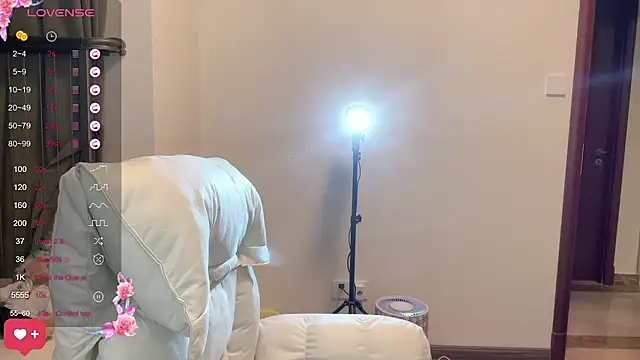 Yik-11 online show from September 2025 05:35:01 PM