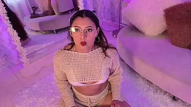 madisonjones- online show from November 2025 07:04:02 PM