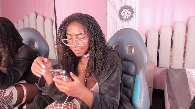 Qeen blackk online show from April 2026 07:39:01 PM