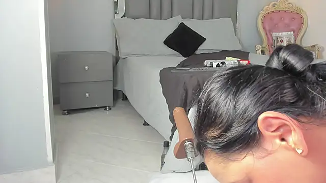 Sienna miller 27 online show from September 2025 11:48:01 AM