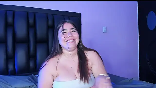 Snapshot of MadissonLee__ chatting on March 2025 10:24:01 PM MadissonLee online show from March 2025 10:24:01 PM