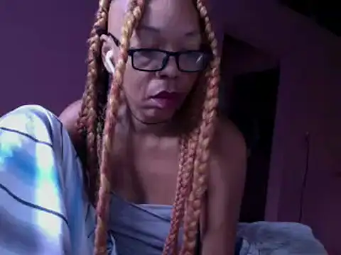 Ladyzee25 online show from April 2026 10:49:02 AM