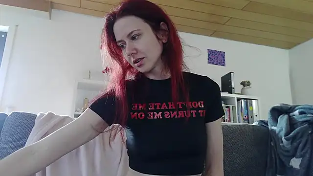 Snapshot of SweetSeraphine chatting on September 2025 09:30:01 AM SweetSeraphine online show from September 2025 09:30:01 AM