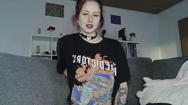 Snapshot of SweetSeraphine chatting on September 2025 04:34:01 PM SweetSeraphine online show from September 2025 04:34:01 PM