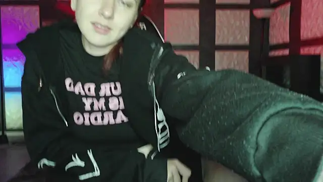 Snapshot of SweetSeraphine chatting on October 2025 05:00:01 PM SweetSeraphine online show from October 2025 05:00:01 PM