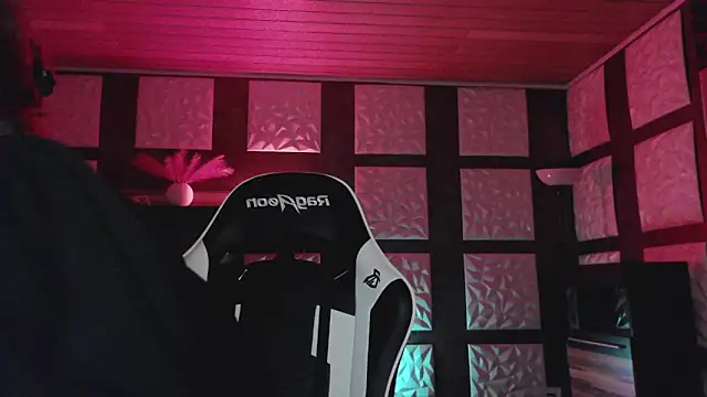 Snapshot of SweetSeraphine chatting on October 2025 05:17:01 AM SweetSeraphine online show from October 2025 05:17:01 AM