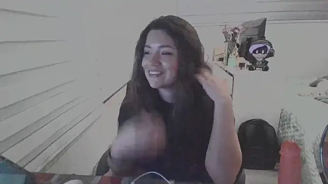 Snapshot of Piolapk chatting on November 2025 02:06:01 AM Piolapk online show from November 2025 02:06:01 AM