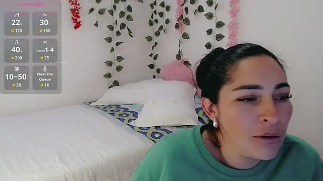 luna lgomez  online show from March 2025 05:21:01 PM