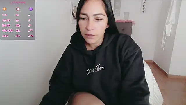 luna lgomez  online show from October 2025 12:05:01 PM