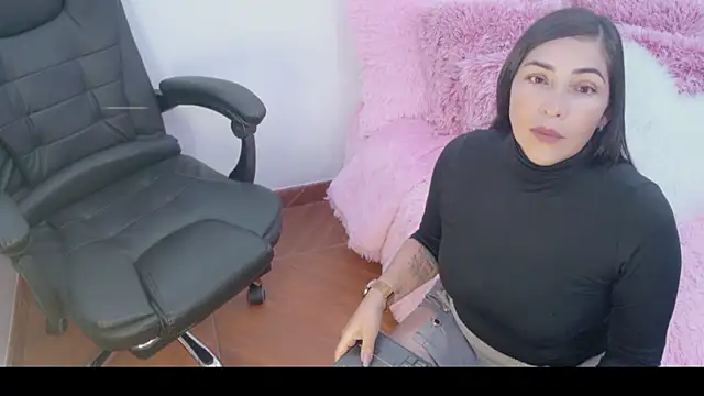 luna lgomez  online show from June 2026 12:13:01 AM