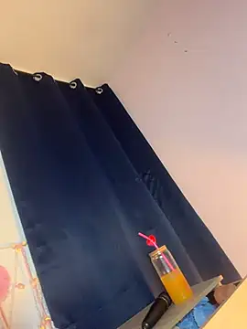 HotAlana  online show from April 2026 01:03:01 AM