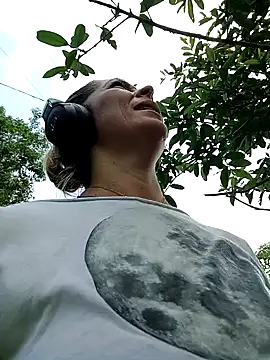 Sara Valkyri online show from March 2025 03:05:02 PM