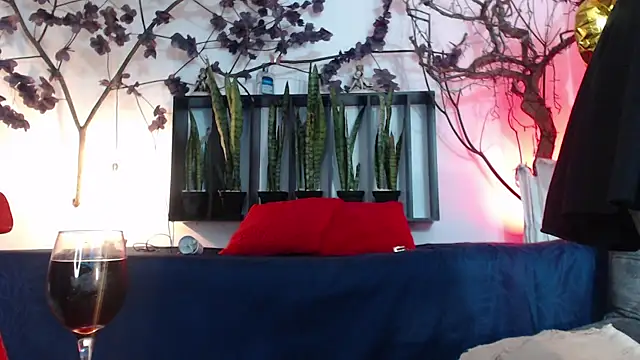 Sara Valkyri online show from October 2025 07:25:02 PM