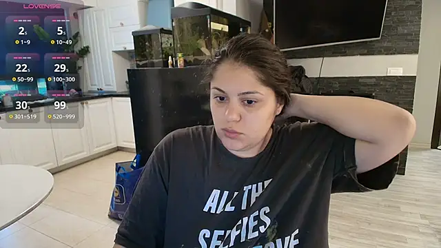 Layla- online show from September 2025 09:11:01 AM