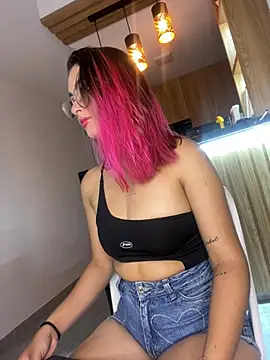 Snapshot of allison_wen chatting on March 2025 12:08:01 AM allison wen online show from March 2025 12:08:01 AM