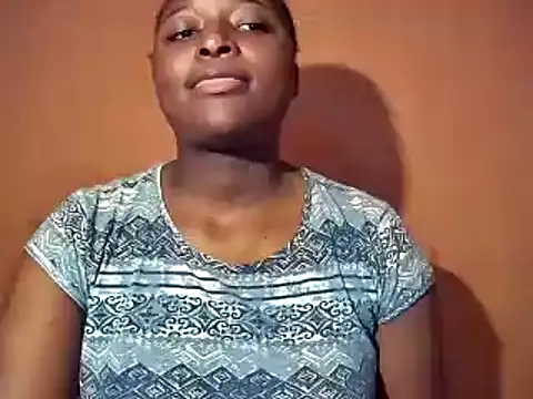 Snapshot of sexyhips2001 chatting on October 2025 05:04:02 PM sexyhips2001 online show from October 2025 05:04:02 PM