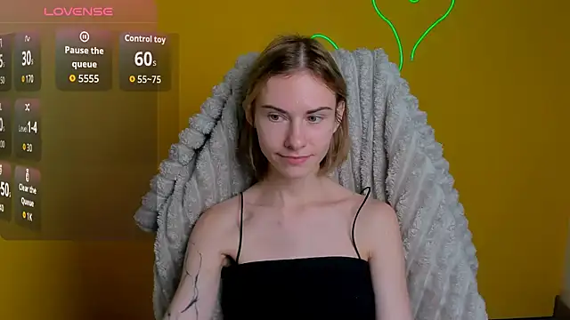 Fiona Night online show from December 2025 12:21:02 PM