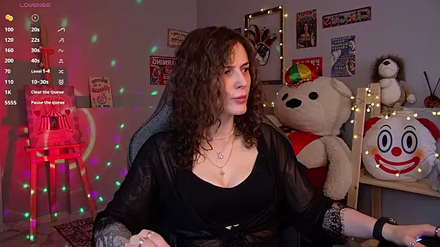 Snapshot of OliviaMcClean chatting on May 2026 09:28:01 AM OliviaMcClean online show from May 2026 09:28:01 AM