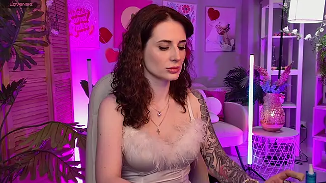OliviaMcClean online show from June 2026 02:40:01 PM