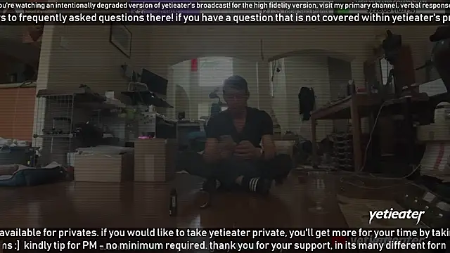 Snapshot of yetieater chatting on January 2025 09:39:01 PM yetieater online show from January 2025 09:39:01 PM