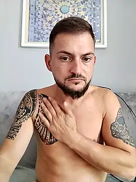 Snapshot of iurinicola chatting on October 2025 12:15:01 PM iurinicola online show from October 2025 12:15:01 PM