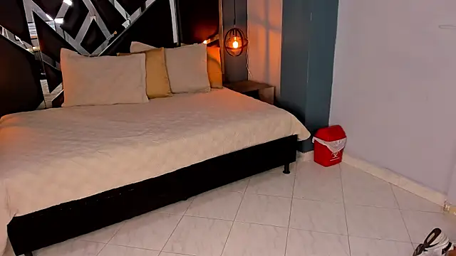 Melissa 23  online show from October 2025 11:29:02 AM