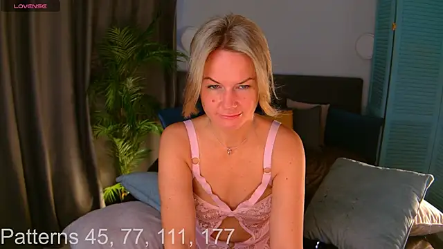 AssolMonet online show from October 2025 06:25:02 AM