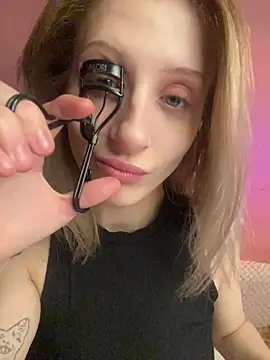 amorearte m online show from December 2025 02:47:01 PM