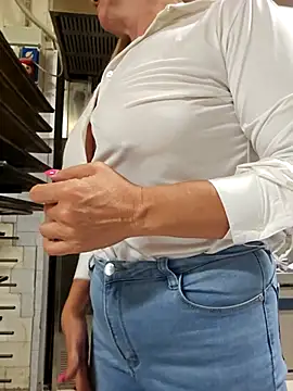 Melody73 online show from April 2026 08:37:02 PM