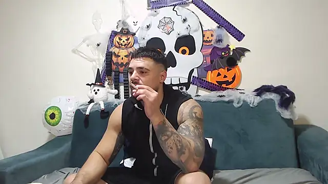 Tiberius hunk online show from October 2025 05:52:01 PM