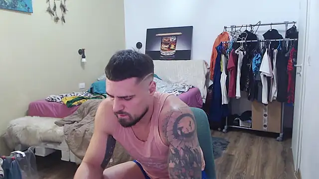 Tiberius hunk online show from February 2026 04:39:02 PM