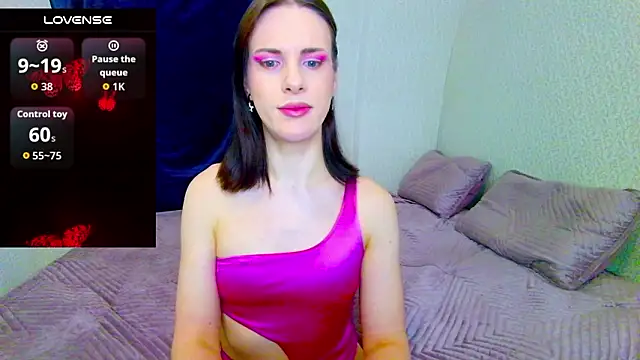 Nicole Redfields online show from March 2026 05:24:01 AM
