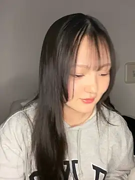 MinaKubo online show from April 2026 03:15:01 PM