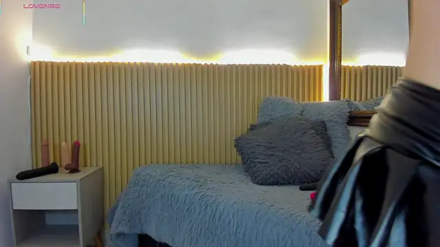 Annie paradise17 online show from December 2025 07:10:01 PM