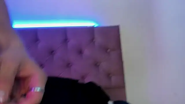 Snapshot of Andrew_Wolff chatting on March 2025 06:05:02 AM Andrew Wolff online show from March 2025 06:05:02 AM