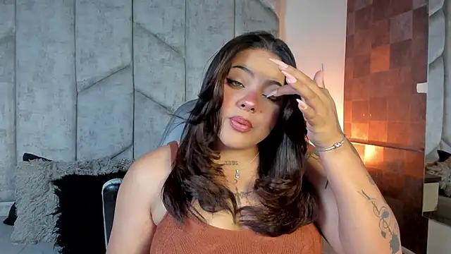 LunaSotto online show from September 2025 03:15:01 PM