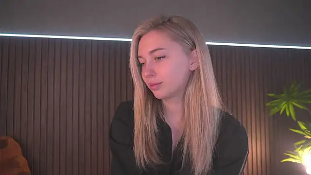 christie luv online show from September 2025 05:23:01 AM