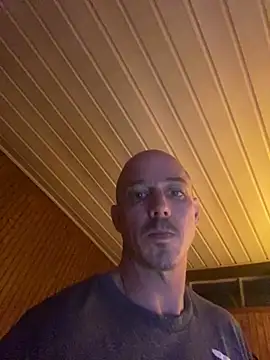 Mac ThunderCock online show from September 2025 02:00:02 AM