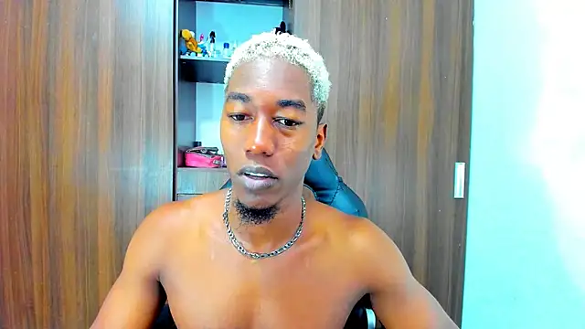 Snapshot of Dreamastercum_ chatting on October 2025 01:42:02 PM Dreamastercum online show from October 2025 01:42:02 PM