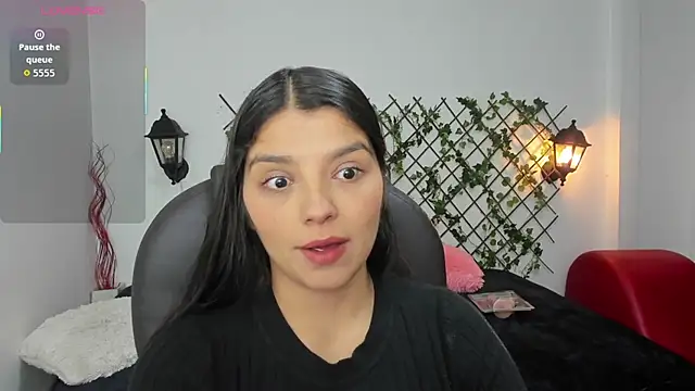 Snapshot of issa__nassar chatting on October 2025 01:54:02 PM issa nassar online show from October 2025 01:54:02 PM