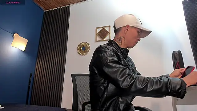 CRAZY-BOY99 online show from March 2025 12:36:02 PM