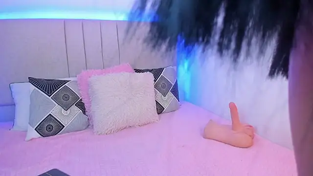 SusanSimpson16 online show from March 2026 07:30:01 PM