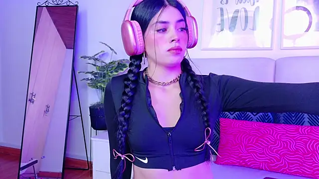 SaritaBratz online show from October 2025 08:51:01 PM