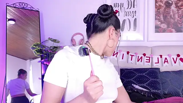 SaritaBratz online show from February 2026 09:10:01 PM